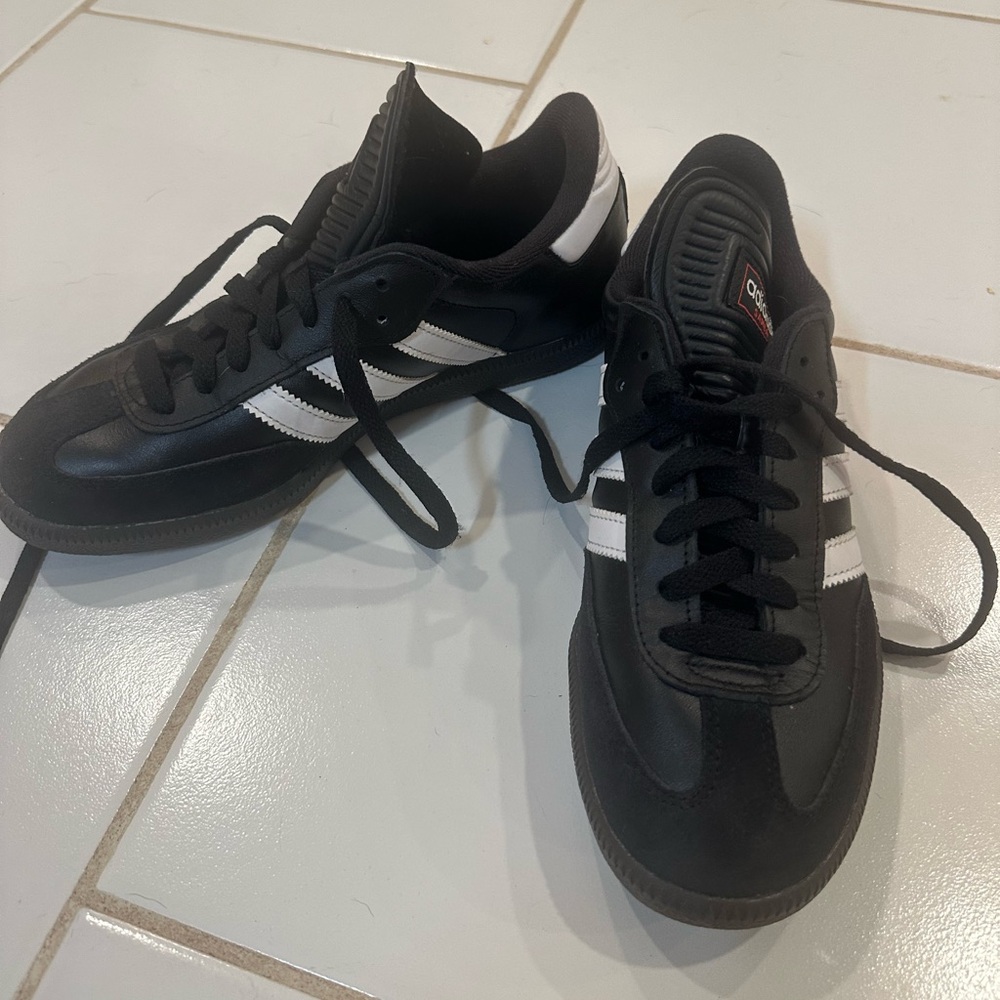 Adidas samba sneaker, size w 8 1/2 men’s 7, wore 1 time
